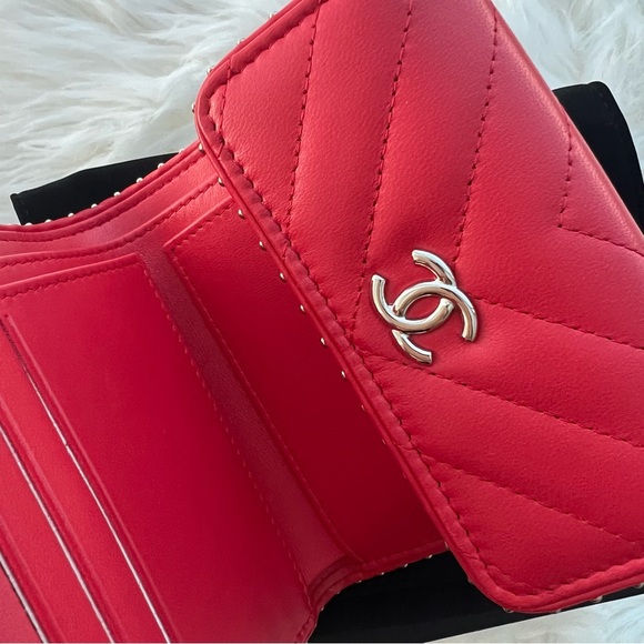 Chanel Tri-Fold Red Wallet - Picture 6 of 9